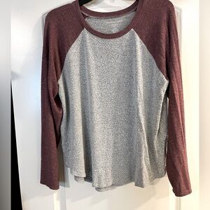 American eagle long sleeve. Size L.